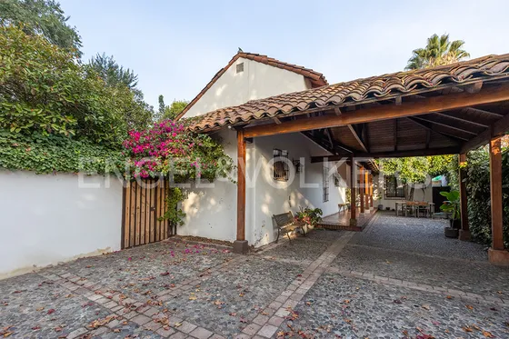 Casa En Arriendo, Actualmente Microempresa Familiar