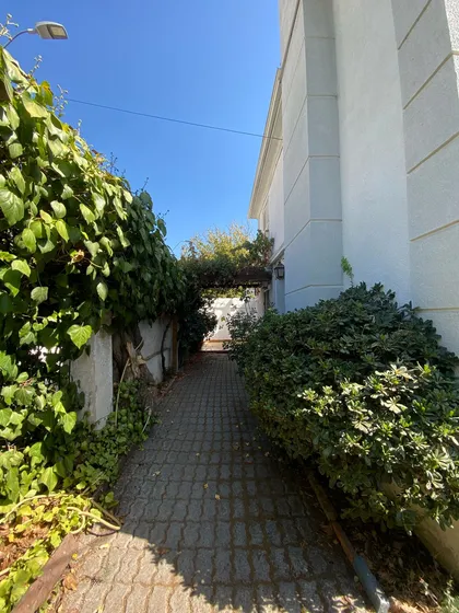 Casa En Barrio Residencial 4 Dormitorios - Montenegro, Ñuñoa
