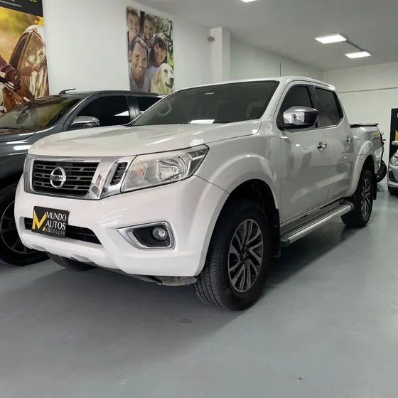 Nissan Np300 Frontier 2.5 Xe Mt 4x4
