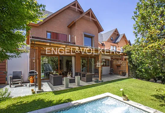 Casa En Venta - Condominio - San Carlos De Apoquindo
