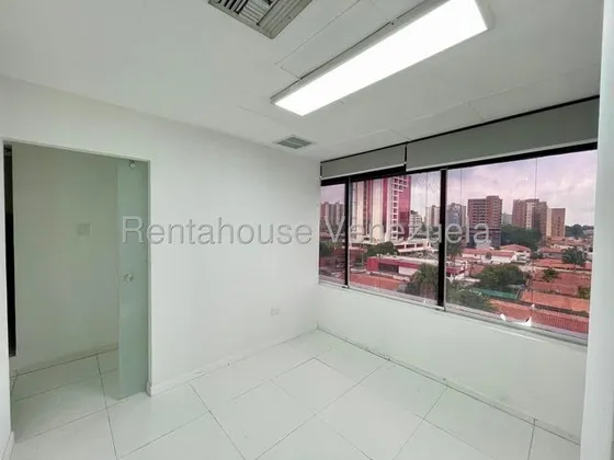 Consultorio En Alquiler En Barquisimeto Urb El Parral Modderno Completamente Nuevo Con Excelente Vista Cod 25 23585 Comunicate Soy Gabi Irastorza                                                       