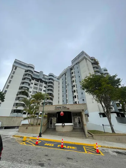Apto La Urb. Minas Cristal Club 2hab, 2b, 2p Piso Medí