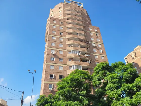 Oportunidad !! Vendo Hermoso Depto 3 Dor 2 Baños Balcon. Opción Cochera. Güemes