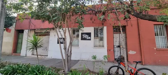Casa En Venta De 10 Dorm. - Ideal Para Bodega O Taller