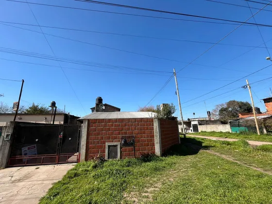 Casa En Venta + Departamento En Moreno Cuartel V.