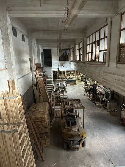 Fondo De Comercio Maderera Industrial, Fabrica De Escaleras Y Productos Varios