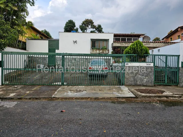 Tg Oportunidad En Zona Privilegiada! Casa En Venta En Caurimare, Calle Cerrada. 25-17828 Ys
