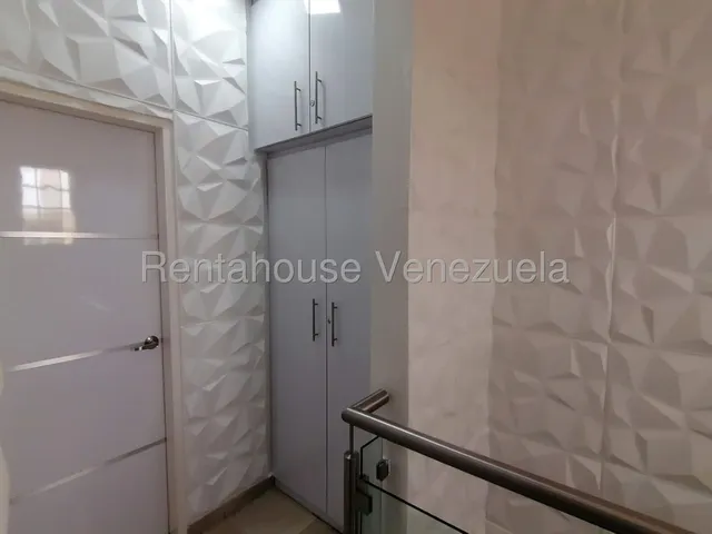 Julian Galindez Vende Herrmosa Casa En Urbanizacion Casa Linda Cabudare  #25-19828