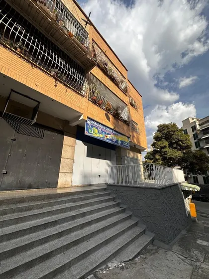 Las Palmas Local A Nivel De Calle En Alquiler Con Terraza
