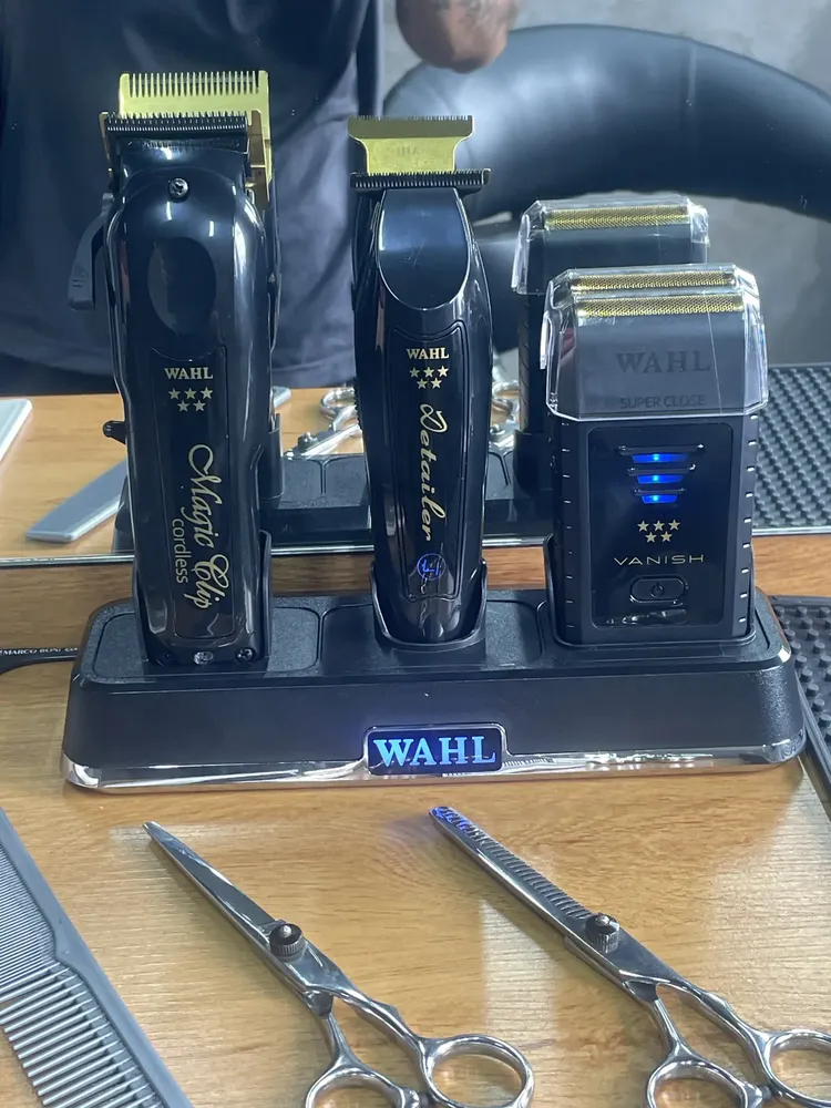 Kit Máquinas Wahl Cordless Black Profissional Barber Premium Preto