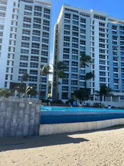 Apartamento Con Playa Privada. 2hab.2baños.pozo. Amoblado.