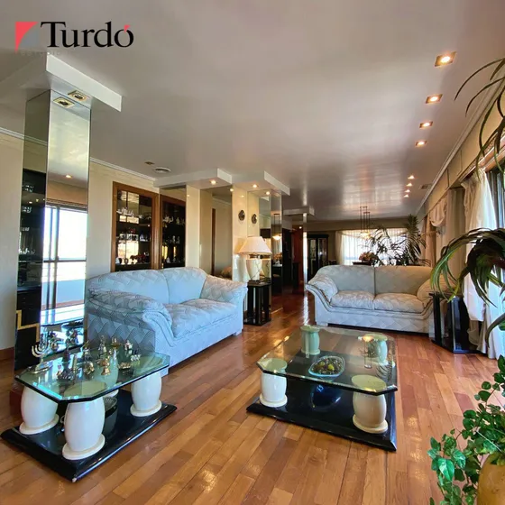 Piso En Venta De 4 Ambientes Con Dependencia En Zona Centro, Mar Del Plata.