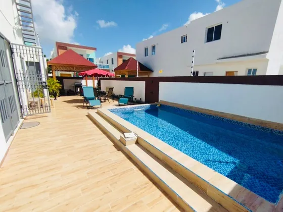 Se Renta Casa Con Piscina En San Isidro Prado Oriental (pr