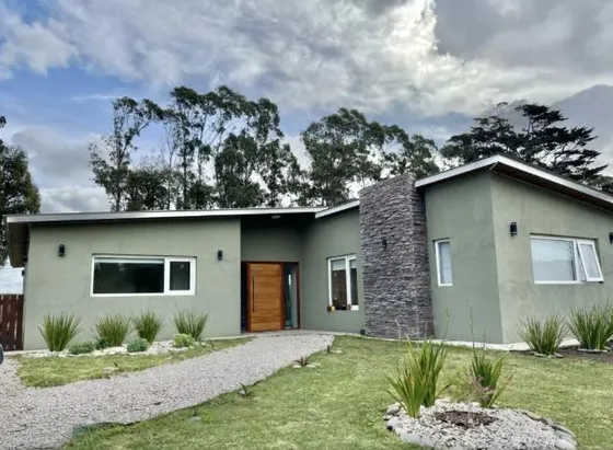 Casa En Venta - 3 Dormitorios 1 Baño - Cochera - 1.050mts2 - Chapadmalal