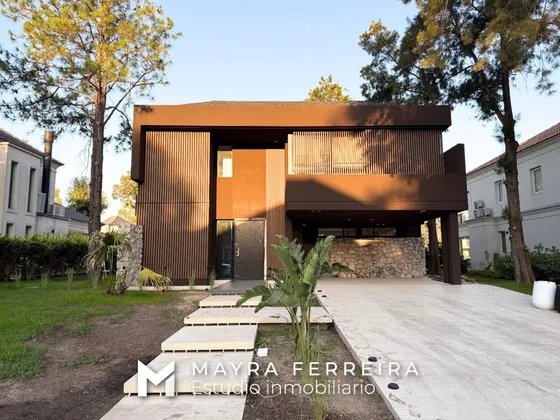 Casa En Venta Saint Thomas Este-oeste - A Estrenar