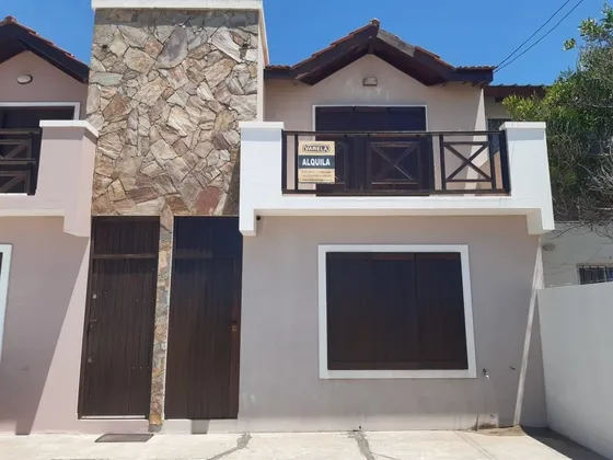 021- Alquiler Triplex 4 Amb  ( 6 Personas ) .