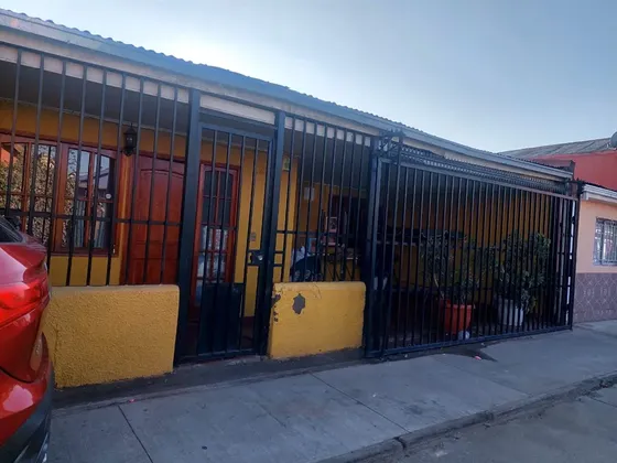 Casa En Venta De 3 Dorm. En Pudahuel