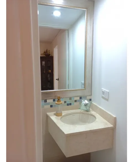 Venta Casa El Poblado Sector Loma San Julian Cerca A Premium Plaza