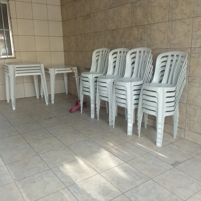 Aluguel De Mesa Com Cadeiras 