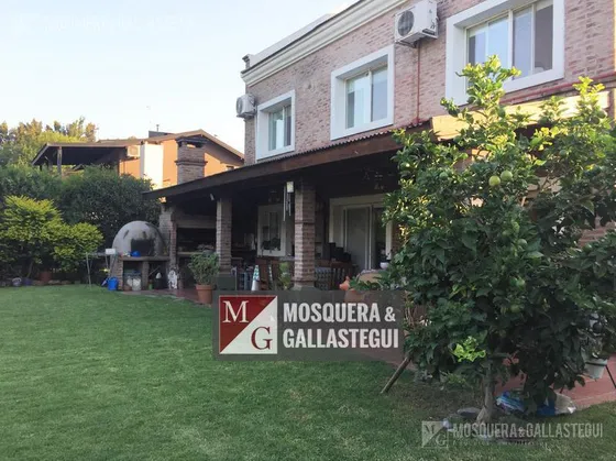 Casa En Venta En Los Abedules
