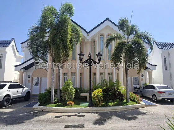 Espectacular Town House Mcgf 24-18567