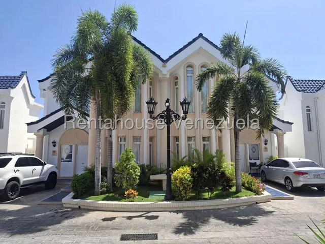 Espectacular Town House Mcgf 24-18567
