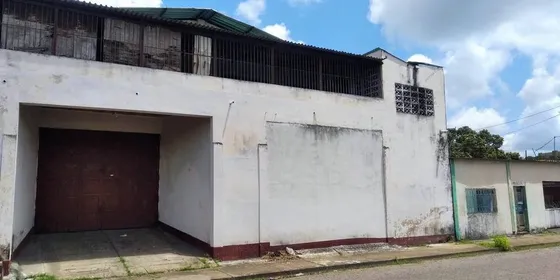 Galpón En Venta En Los Cortijos