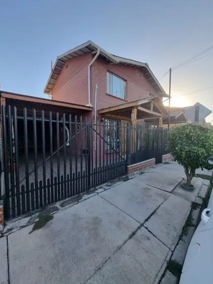 Casa 2d+1b+2e Impecable, En Peñaflor