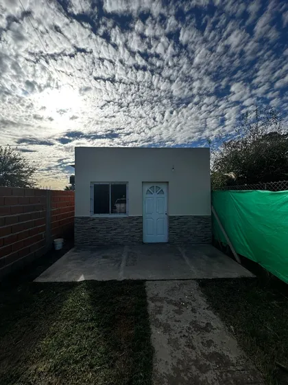 Casita En Alquiler Disponible En Spegazini!! Almafuerte 1649