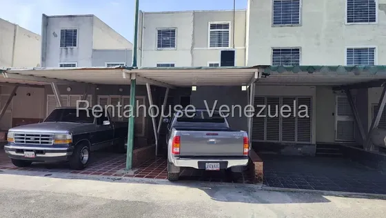 Venta Hermosa Casa Semi Amoblada De Tres Habitaciones Con Pozo Propio Y Planta Electrica Tarabana Plaza Cabudare,lara Mc