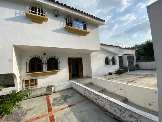 Yosmar Y Fernando Alquilan Casa Comercial En Urbanizacion La Viña 