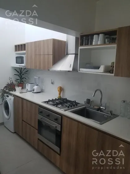 Departamento En  Lomas De Zamora A 1 Cuadra De La Estacion
