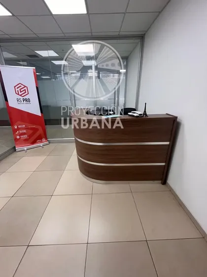 Excelente Oficina, En Pleno Nlc, Metro Manquehue