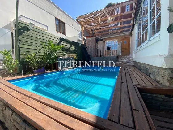 Miraflores,viña Del Mar. Amplia Casa Con Buena Conectividad.