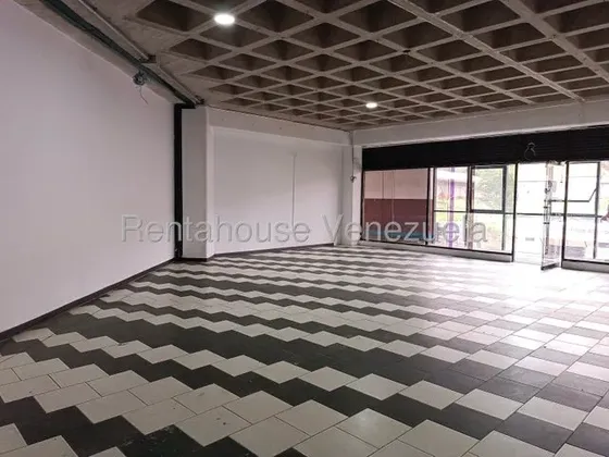 Local De 151m2 En San Antonio De Los Altos. Piso 3, Espacio Abierto. Al Lado Del Registro Inmobiliario. Medio Baño, Gran Tanque De Agua Y 62 Puestos De Estacionamiento Públicos Gratuitos.