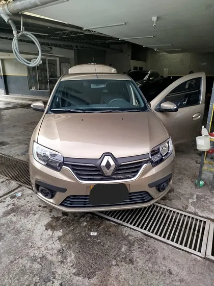 Renault Logan 1.6 Expression / Life +