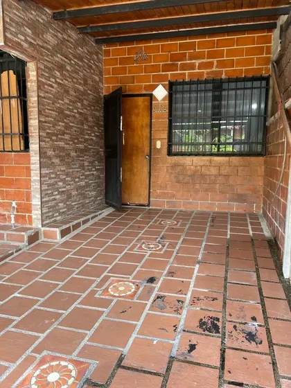 Venta Casas La Muralla Arriba, El Ingenio , Guatire,edo Miranda