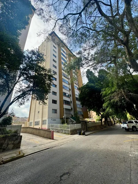 Apartamento En Venta. La Urbina Calle 2