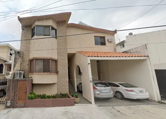 Casa Monterrey, 4 Recamaras, 3 Baños Y 2 Estacionamientos. Con 60% Off