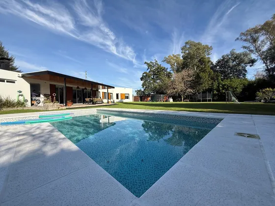 Casa  En Venta En Joaquín Gorina, La Plata, G.b.a. Zona Sur