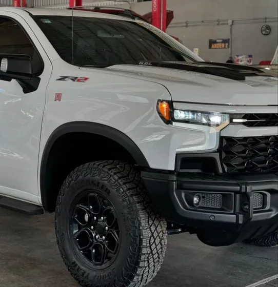 Chevrolet Cheyenne 6.2 Doble Cab Zr2 Bison 4x4 At