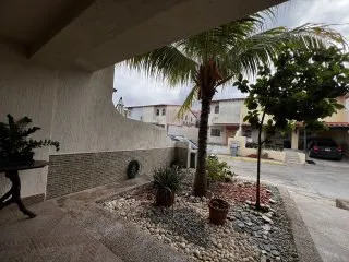Hermoso Townhouse En El Manantial De Los Robles, Los Robles Isla De Margarita 