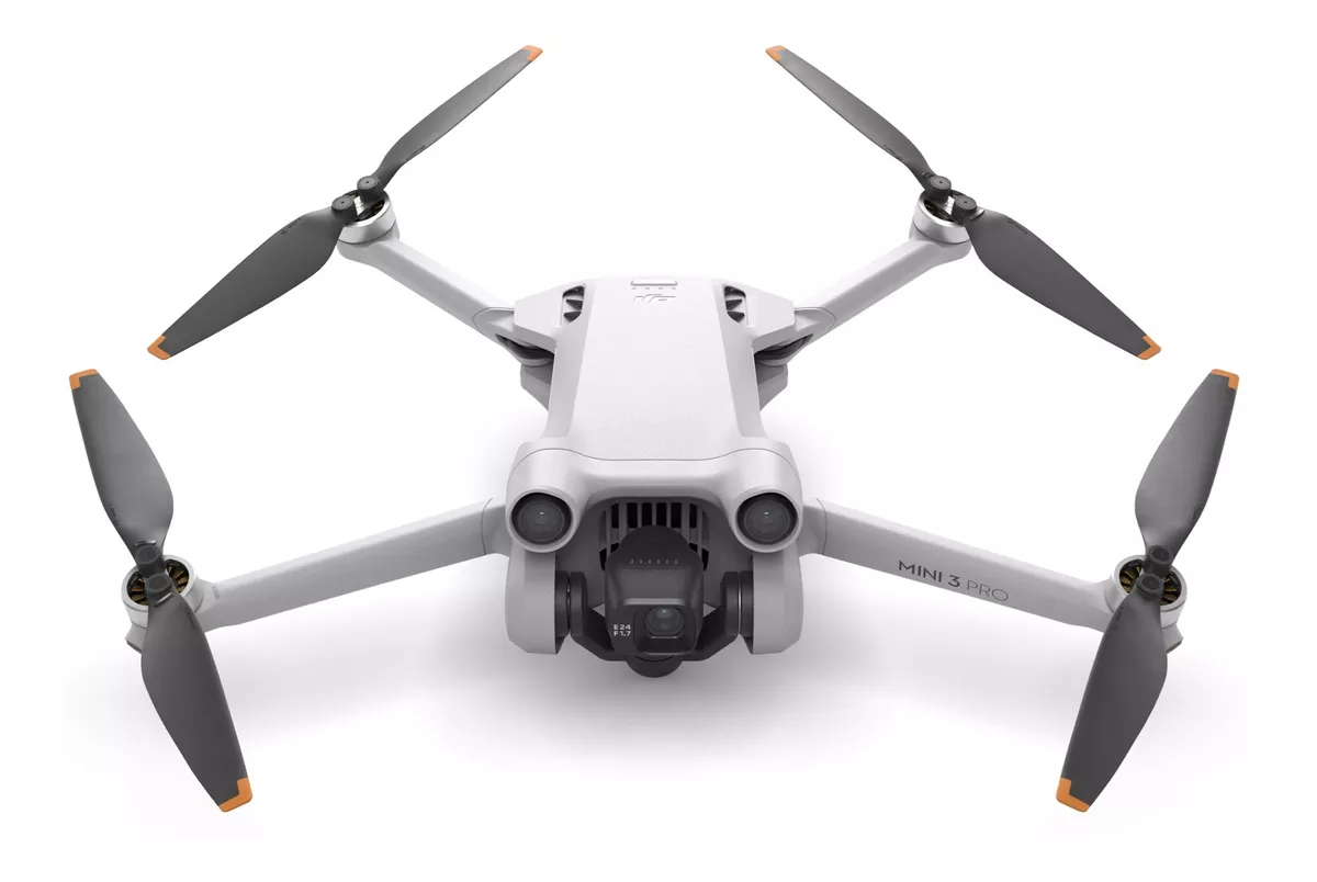 Imagen 2 de 5 de Mini drone DJI Mini 3 Fly More Combo Plus con cámara 4K gris 3 baterías