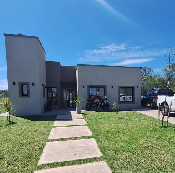  Casa En Venta Barrio San Pablo, Con Pileta. Financio