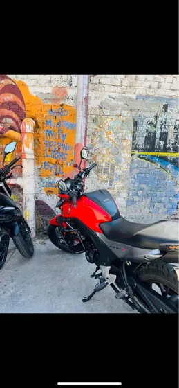 Honda Cb160f Año 2023 Todo Pagado Color Roja Sin Detalles