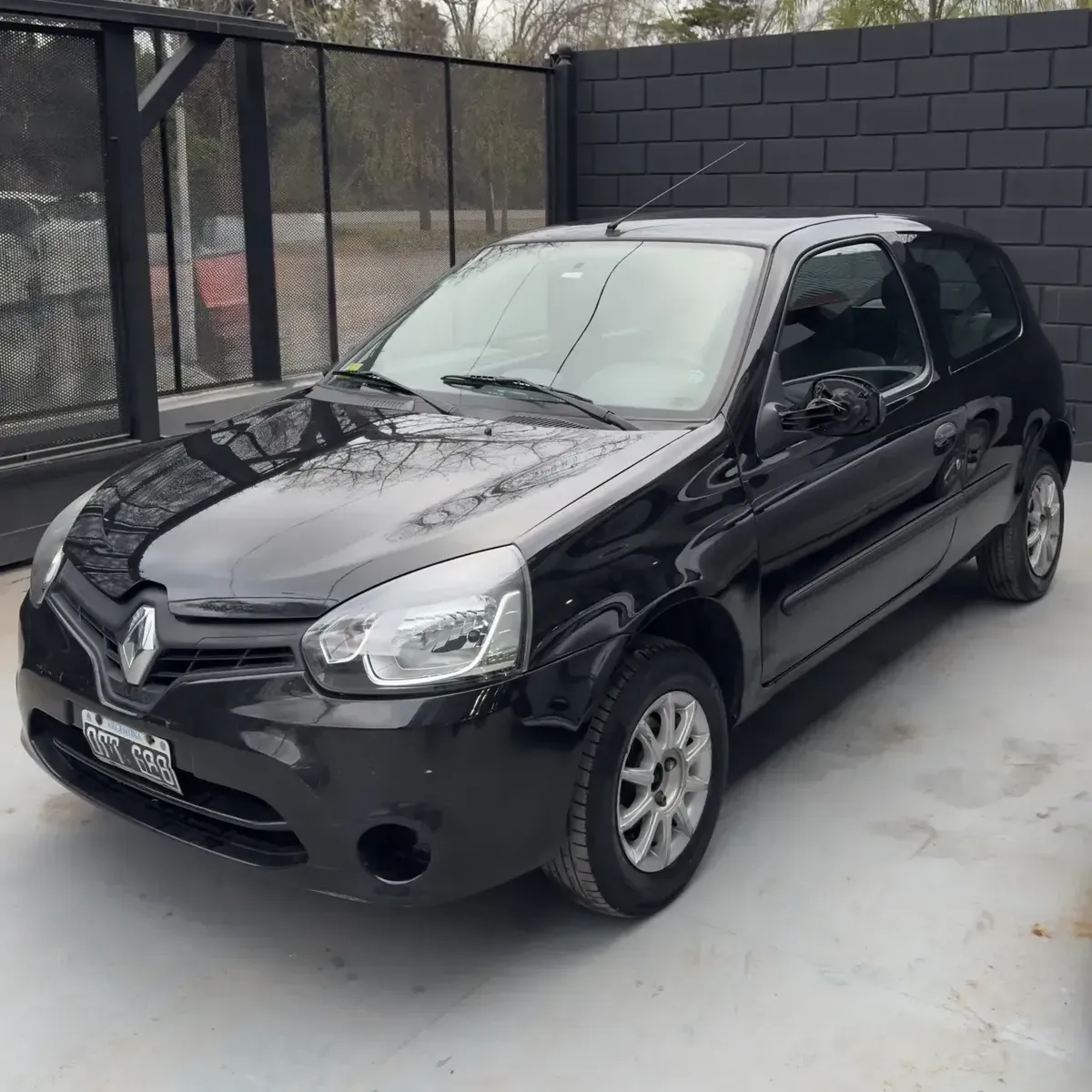 Renault Clio 1.2 Mío Authentique Pack Look