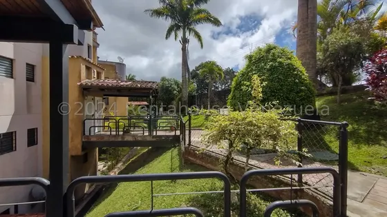 Hermoso Dúplex Al Lado Del Club Monteclaro, Con Disfrute Exclusivo De Terraza Del Edificio. #24-16599 Civf
