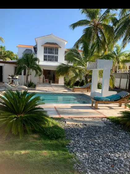 Alquilo Villa Frente Al Mar En.palmar De Ocoa De 9 Habitacio
