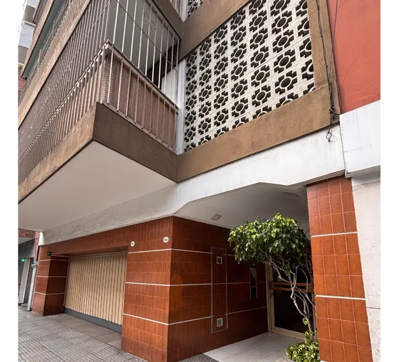 Alquiler 2 Ambientes Contrafrente Con Cochera 