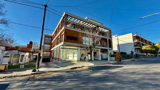 Venta Departamento 2 Dormitorios, 2 Baños. Cochera, Centro, Carlos Paz